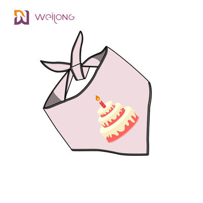 La bandana dell'animale domestico del modello del bigné per gli accessori dell'attrezzatura di compleanno fa festa i rifornimenti